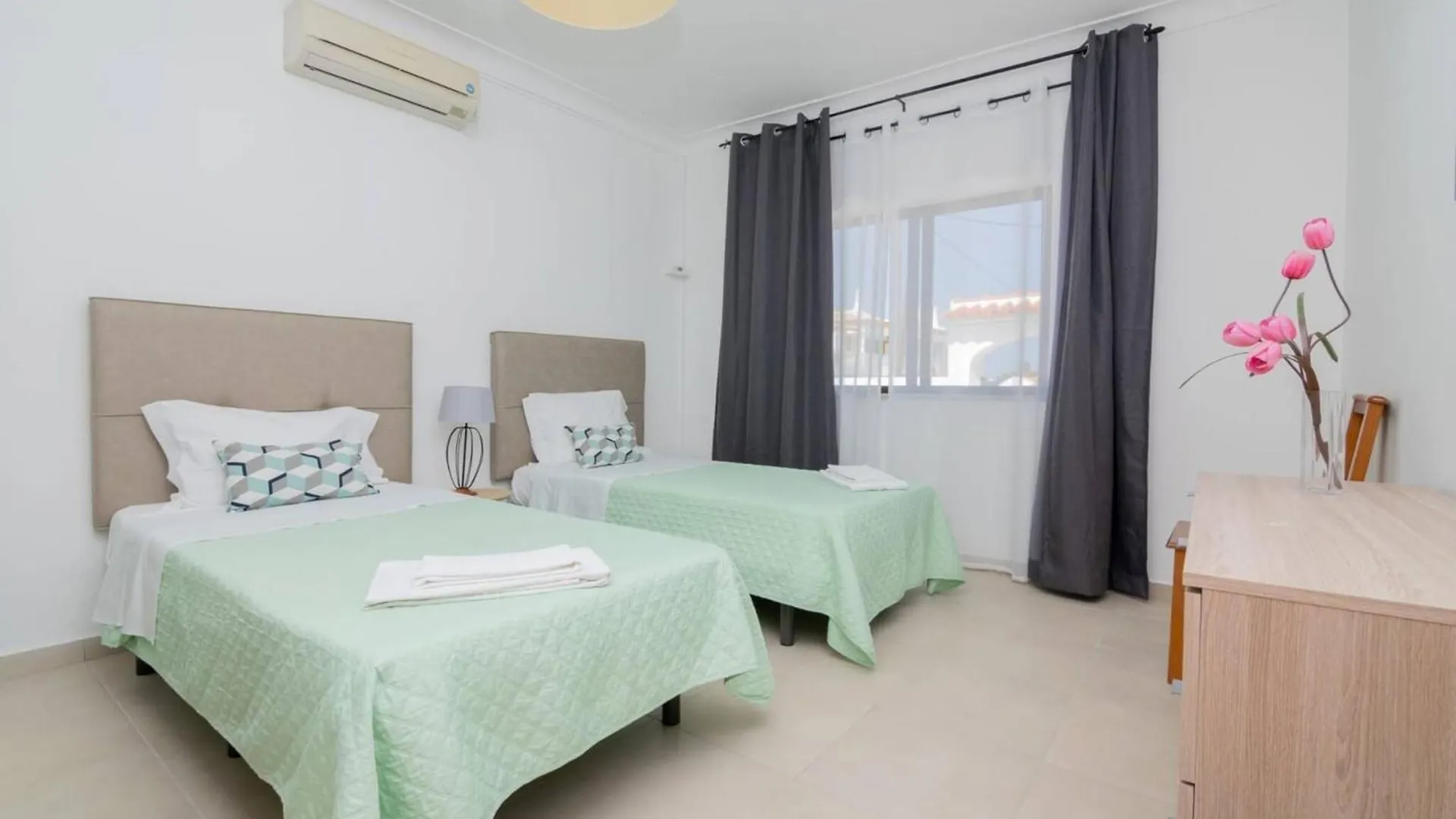 Villa Avo Isabel By Innkeeper Guia  Portugal